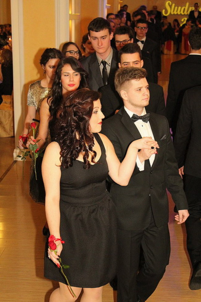 Przednia zabawa uczniów I LO w Rawiczu (zdjęcia)