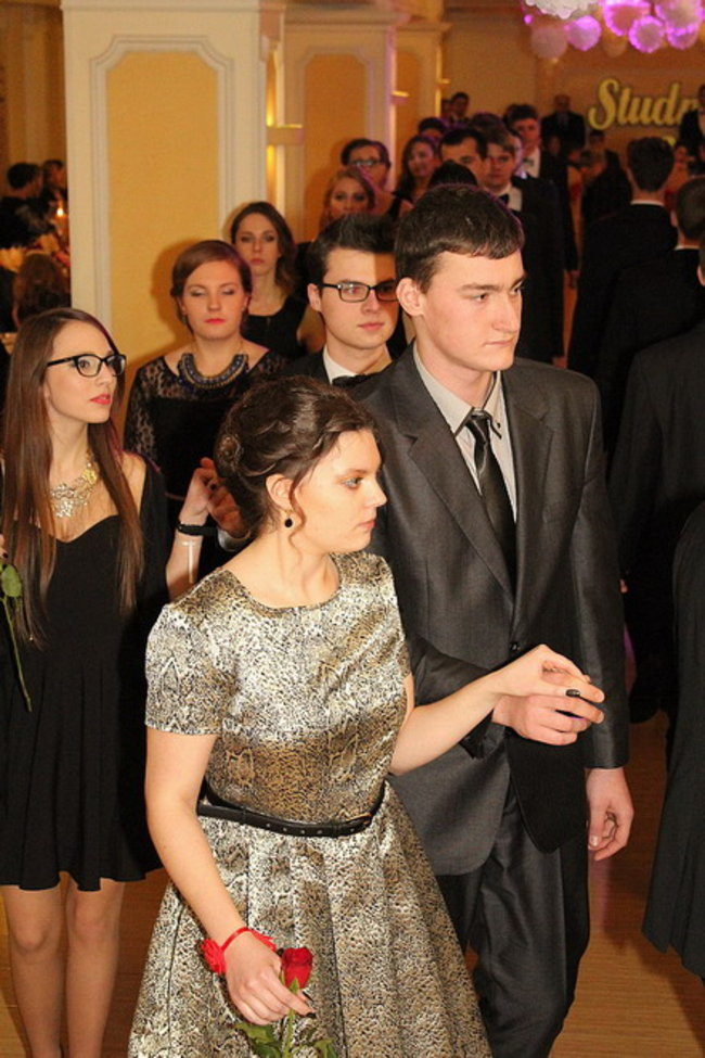 Przednia zabawa uczniów I LO w Rawiczu (zdjęcia)