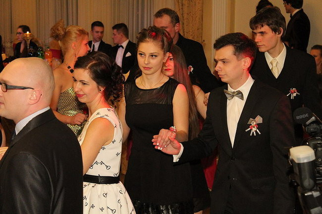 Przednia zabawa uczniów I LO w Rawiczu (zdjęcia)