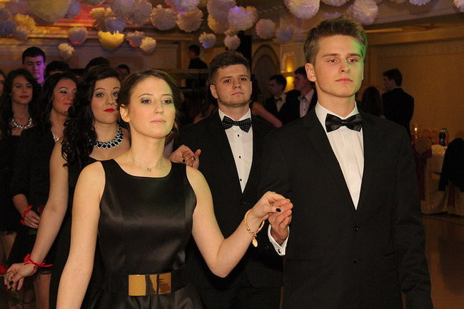 Przednia zabawa uczniów I LO w Rawiczu (zdjęcia)