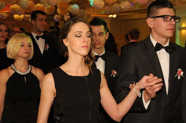 Przednia zabawa uczniów I LO w Rawiczu (zdjęcia)