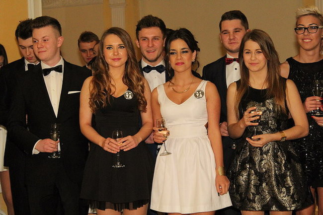 Przednia zabawa uczniów I LO w Rawiczu (zdjęcia)