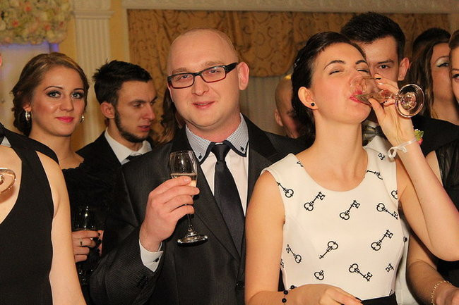 Przednia zabawa uczniów I LO w Rawiczu (zdjęcia)