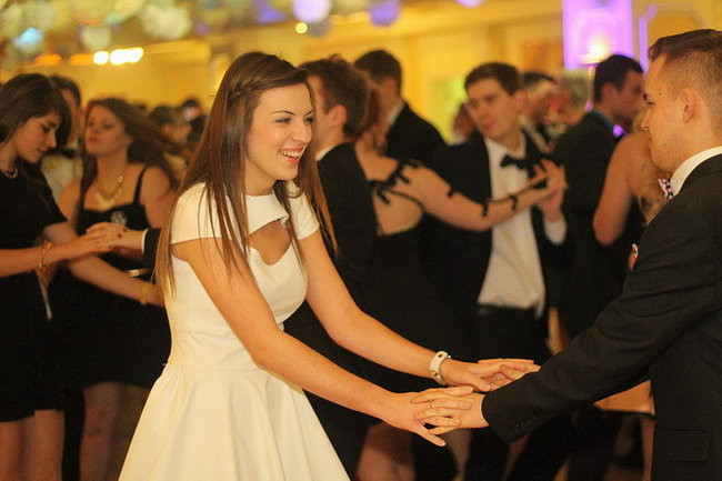 Przednia zabawa uczniów I LO w Rawiczu (zdjęcia)