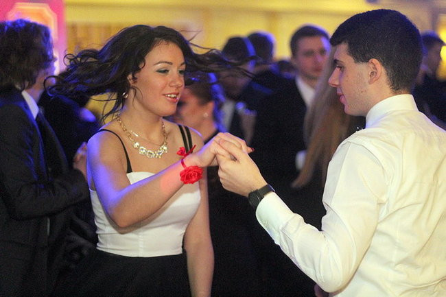 Przednia zabawa uczniów I LO w Rawiczu (zdjęcia)