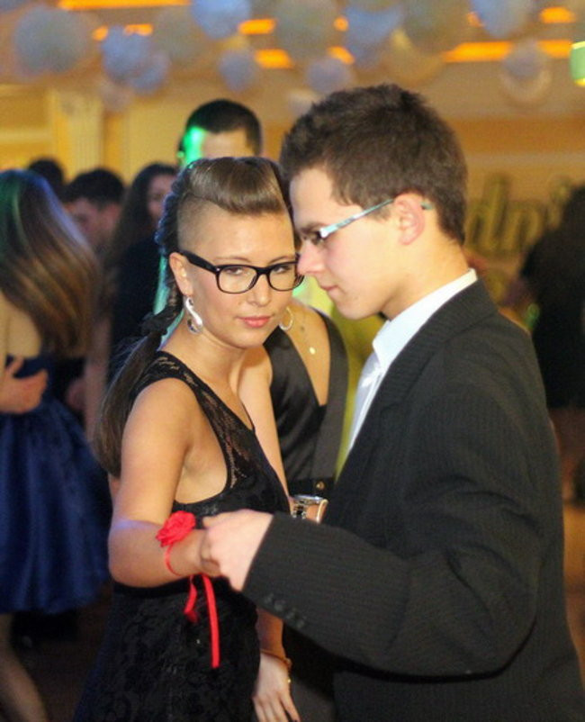 Przednia zabawa uczniów I LO w Rawiczu (zdjęcia)