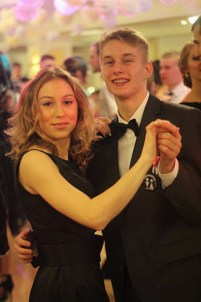 Przednia zabawa uczniów I LO w Rawiczu (zdjęcia)