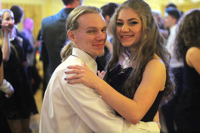 Przednia zabawa uczniów I LO w Rawiczu (zdjęcia)