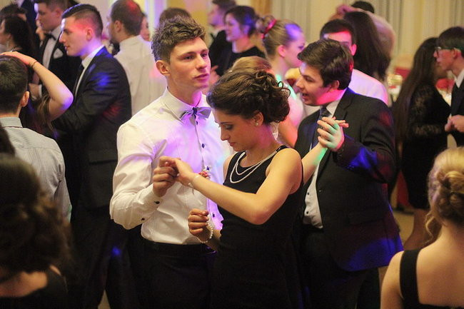 Przednia zabawa uczniów I LO w Rawiczu (zdjęcia)