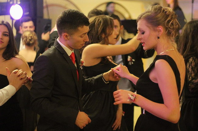 Przednia zabawa uczniów I LO w Rawiczu (zdjęcia)