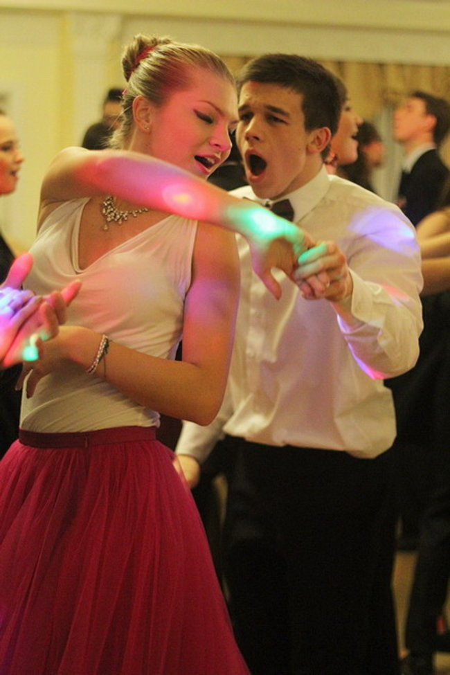 Przednia zabawa uczniów I LO w Rawiczu (zdjęcia)