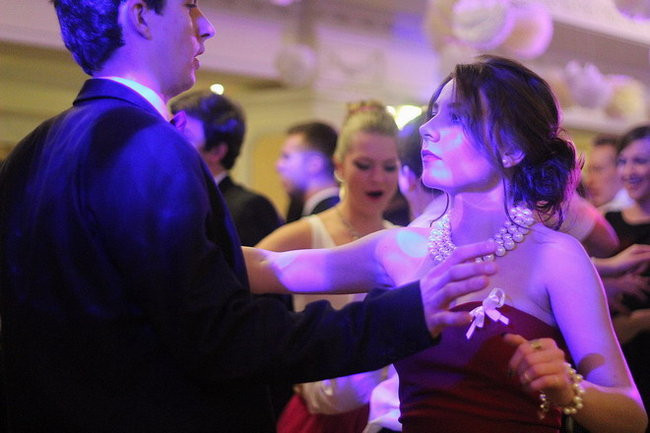 Przednia zabawa uczniów I LO w Rawiczu (zdjęcia)