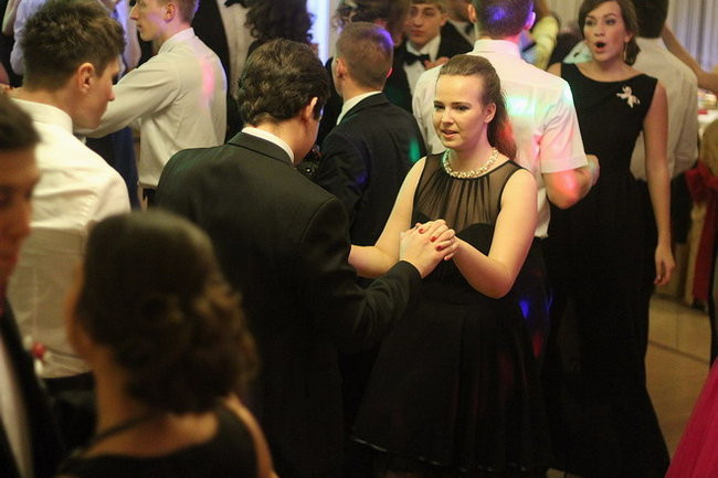 Przednia zabawa uczniów I LO w Rawiczu (zdjęcia)