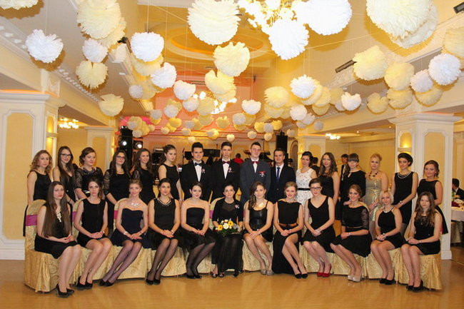 Przednia zabawa uczniów I LO w Rawiczu (zdjęcia)