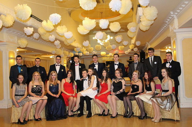 Przednia zabawa uczniów I LO w Rawiczu (zdjęcia)