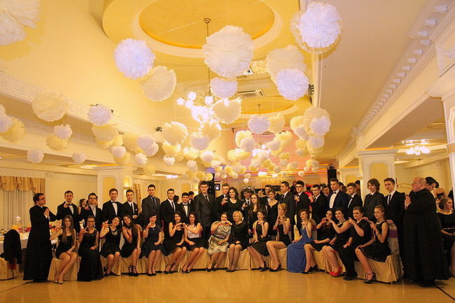 Przednia zabawa uczniów I LO w Rawiczu (zdjęcia)