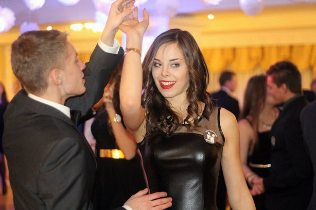 Przednia zabawa uczniów I LO w Rawiczu (zdjęcia)