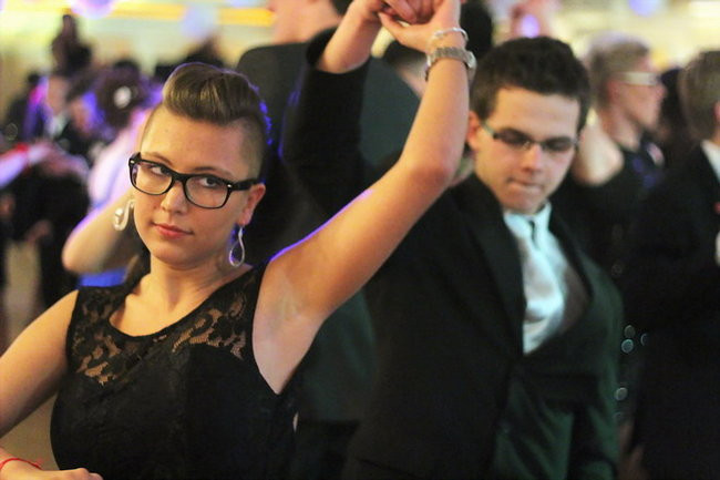 Przednia zabawa uczniów I LO w Rawiczu (zdjęcia)