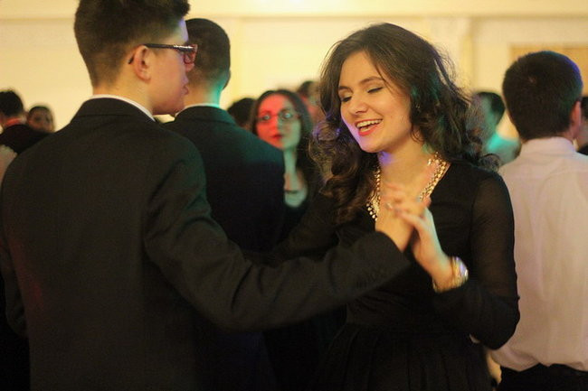 Przednia zabawa uczniów I LO w Rawiczu (zdjęcia)