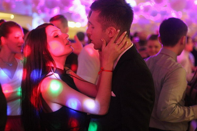 Przednia zabawa uczniów I LO w Rawiczu (zdjęcia)