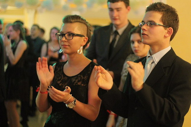 Przednia zabawa uczniów I LO w Rawiczu (zdjęcia)