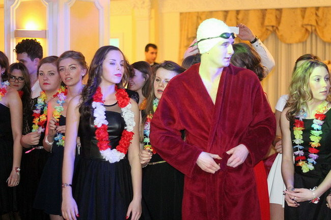 Przednia zabawa uczniów I LO w Rawiczu (zdjęcia)