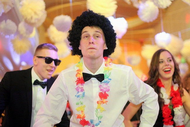 Przednia zabawa uczniów I LO w Rawiczu (zdjęcia)