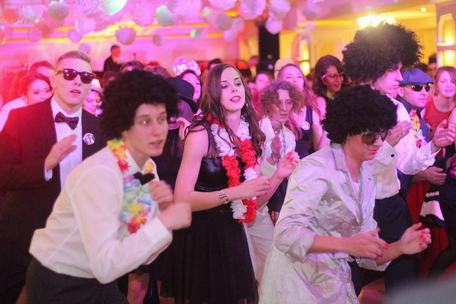 Przednia zabawa uczniów I LO w Rawiczu (zdjęcia)