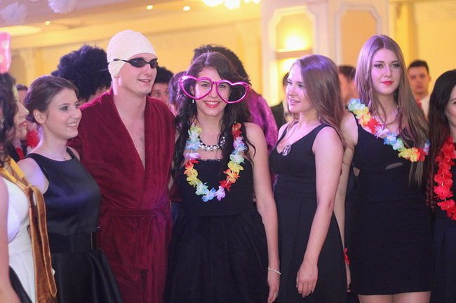 Przednia zabawa uczniów I LO w Rawiczu (zdjęcia)