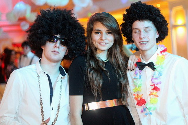 Przednia zabawa uczniów I LO w Rawiczu (zdjęcia)