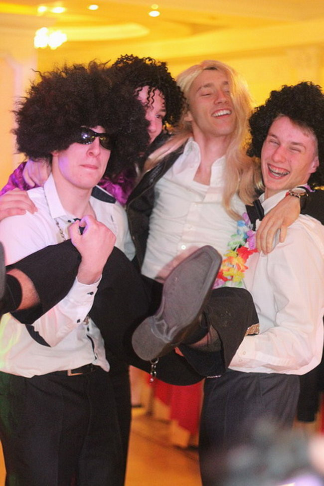 Przednia zabawa uczniów I LO w Rawiczu (zdjęcia)