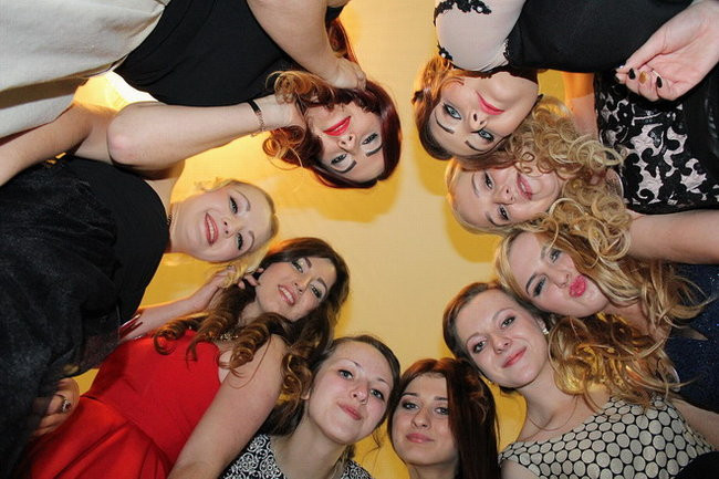 Przednia zabawa uczniów I LO w Rawiczu (zdjęcia)