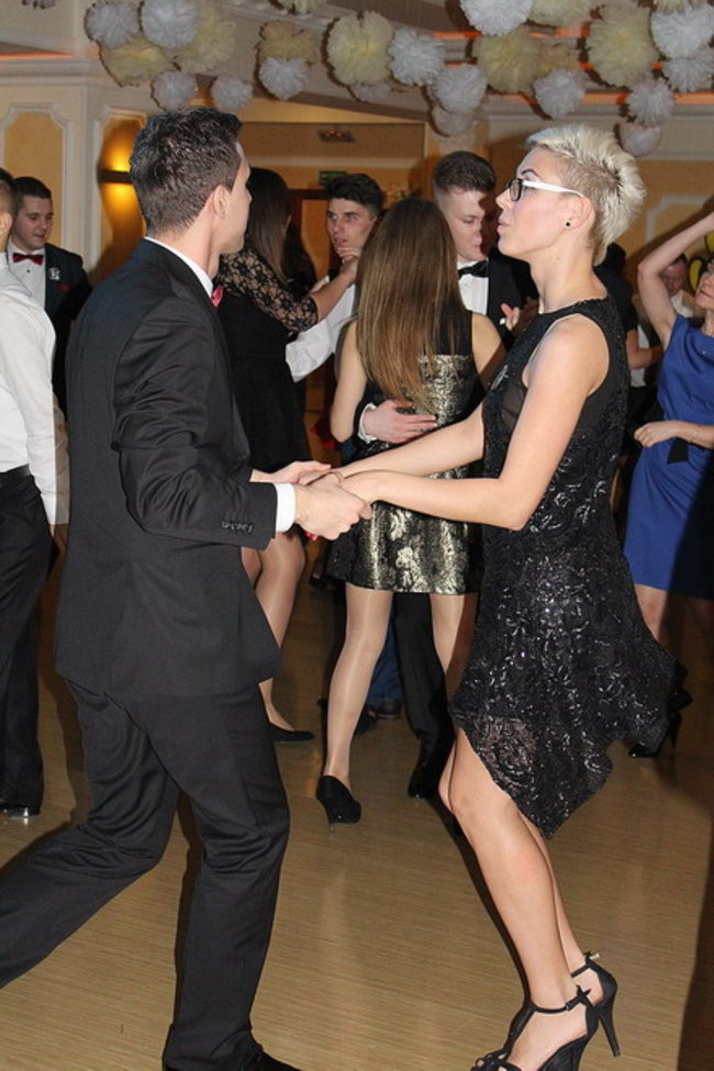 Przednia zabawa uczniów I LO w Rawiczu (zdjęcia)