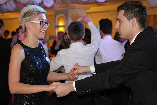 Przednia zabawa uczniów I LO w Rawiczu (zdjęcia)