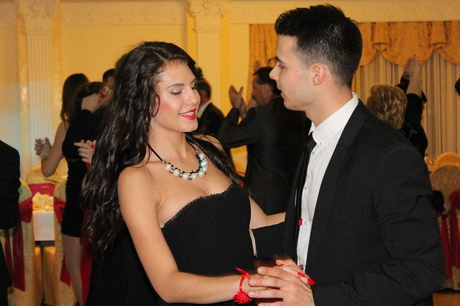 Przednia zabawa uczniów I LO w Rawiczu (zdjęcia)