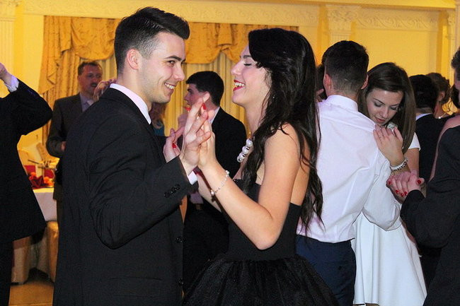 Przednia zabawa uczniów I LO w Rawiczu (zdjęcia)