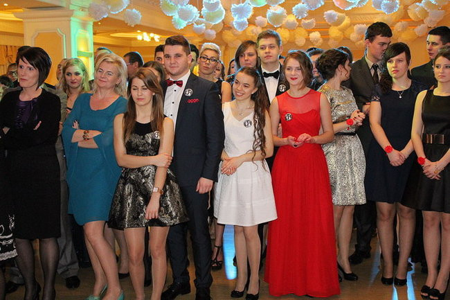 Przednia zabawa uczniów I LO w Rawiczu (zdjęcia)