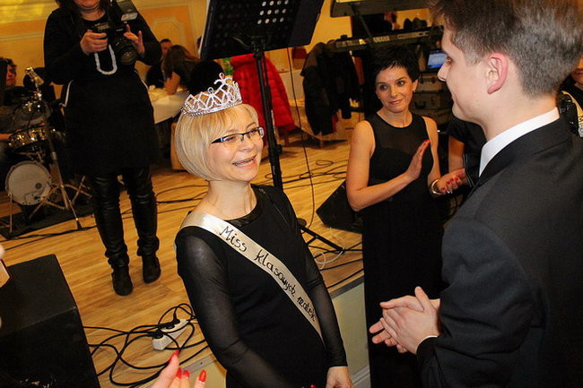 Przednia zabawa uczniów I LO w Rawiczu (zdjęcia)