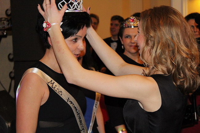 Przednia zabawa uczniów I LO w Rawiczu (zdjęcia)