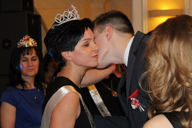 Przednia zabawa uczniów I LO w Rawiczu (zdjęcia)