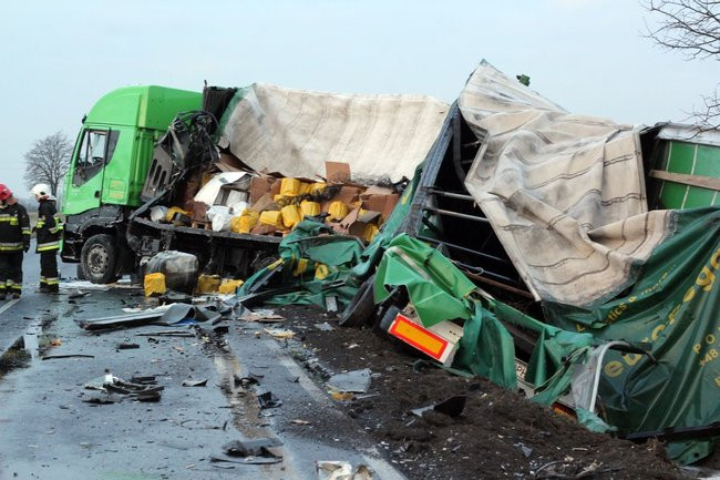 Wypadek pod Lasocicami. Jeden z kierowców pod wpływem alkoholu (zdjęcia)