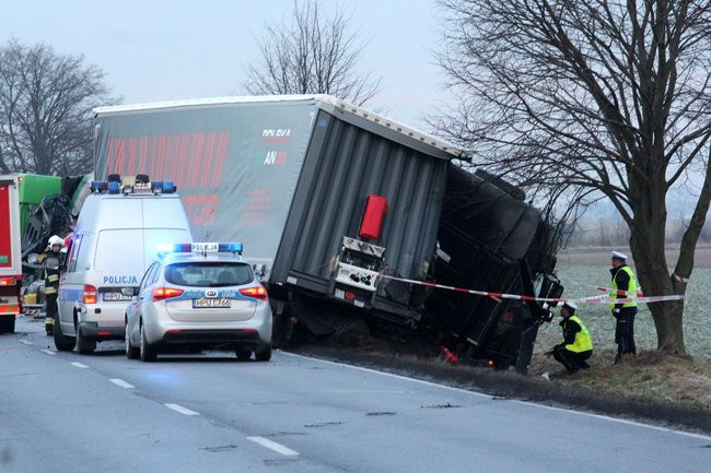 Wypadek pod Lasocicami. Jeden z kierowców pod wpływem alkoholu (zdjęcia)