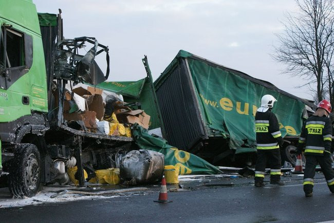 Wypadek pod Lasocicami. Jeden z kierowców pod wpływem alkoholu (zdjęcia)