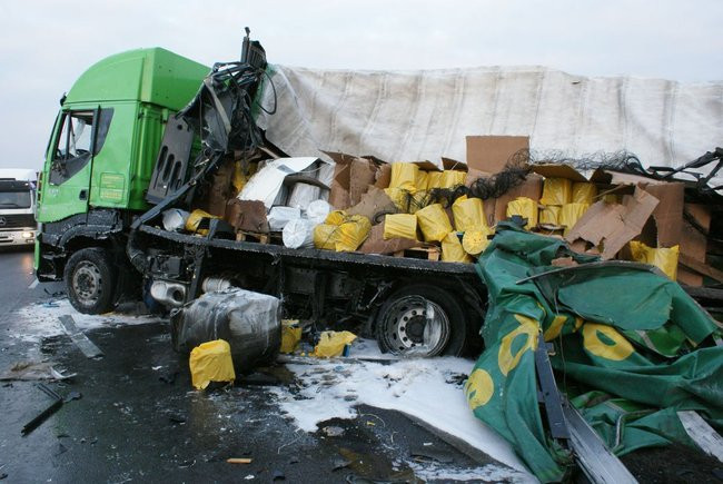 Wypadek pod Lasocicami. Jeden z kierowców pod wpływem alkoholu (zdjęcia)