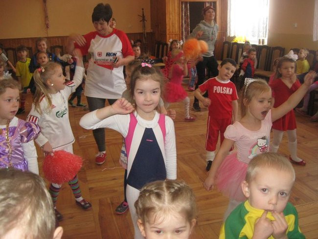 Sportowo-baśniowy bal w Dąbczu (zdjęcia)