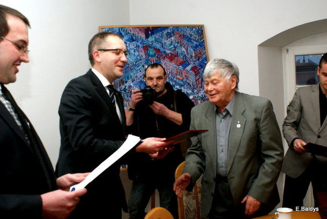 Uhonorowany za 65 lat pracy trenerskiej (zdjęcia)