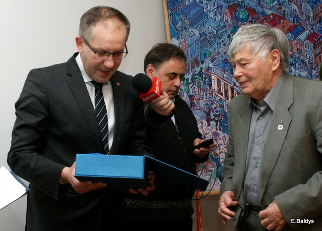 Uhonorowany za 65 lat pracy trenerskiej (zdjęcia)