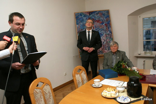 Uhonorowany za 65 lat pracy trenerskiej (zdjęcia)