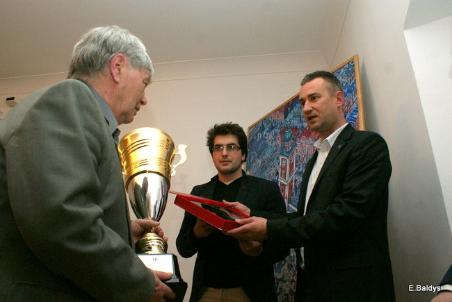 Uhonorowany za 65 lat pracy trenerskiej (zdjęcia)