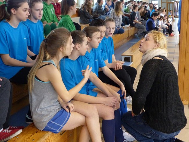 Gimnazjalistki kopały w Rydzynie